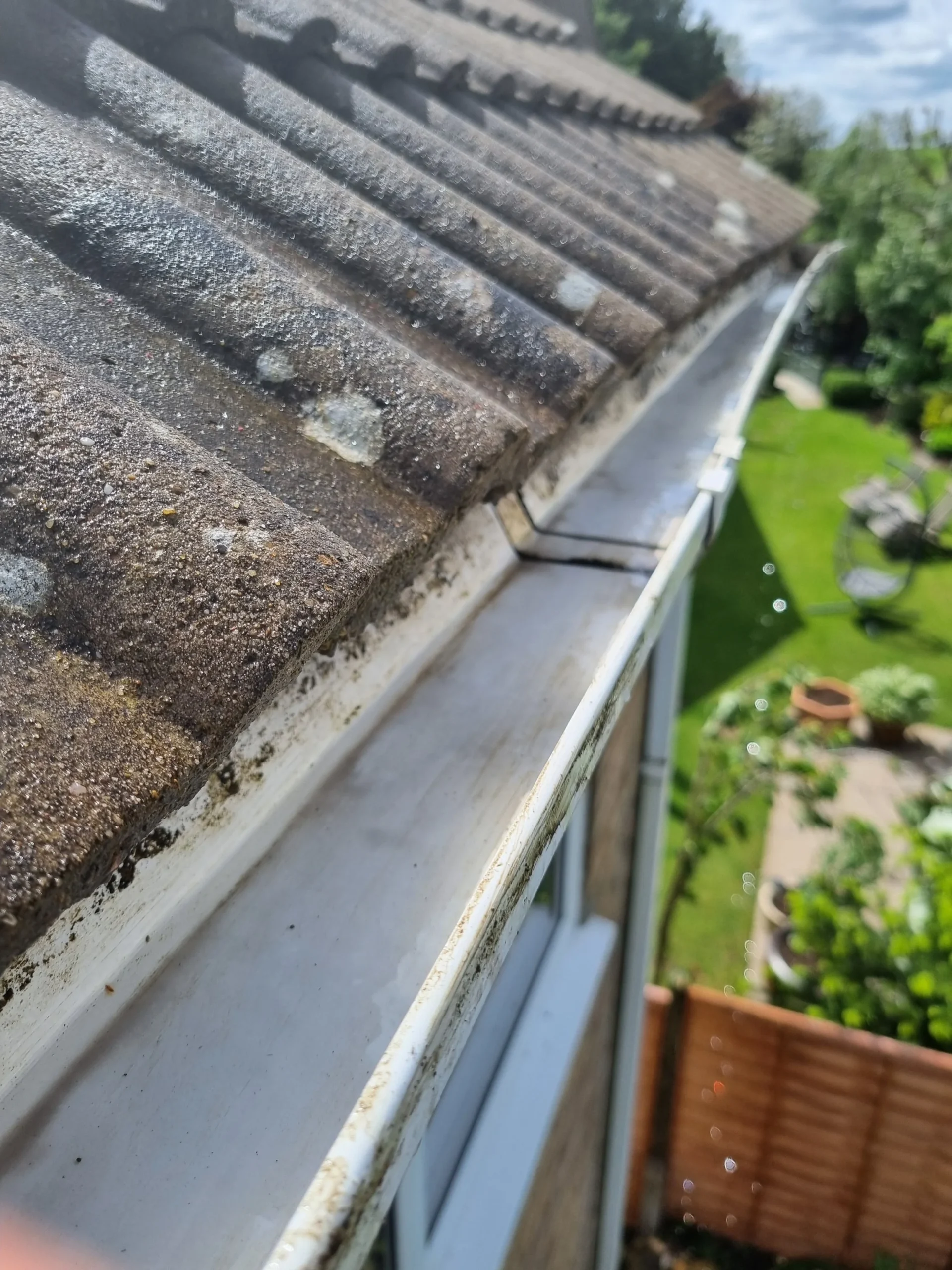 Gutter clearing in Oundle and Thrapston